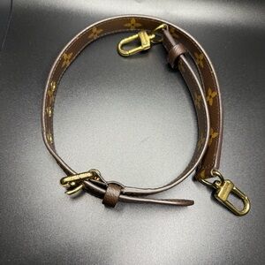 Louis Vuitton Monogram Strap Shoulder 40’’